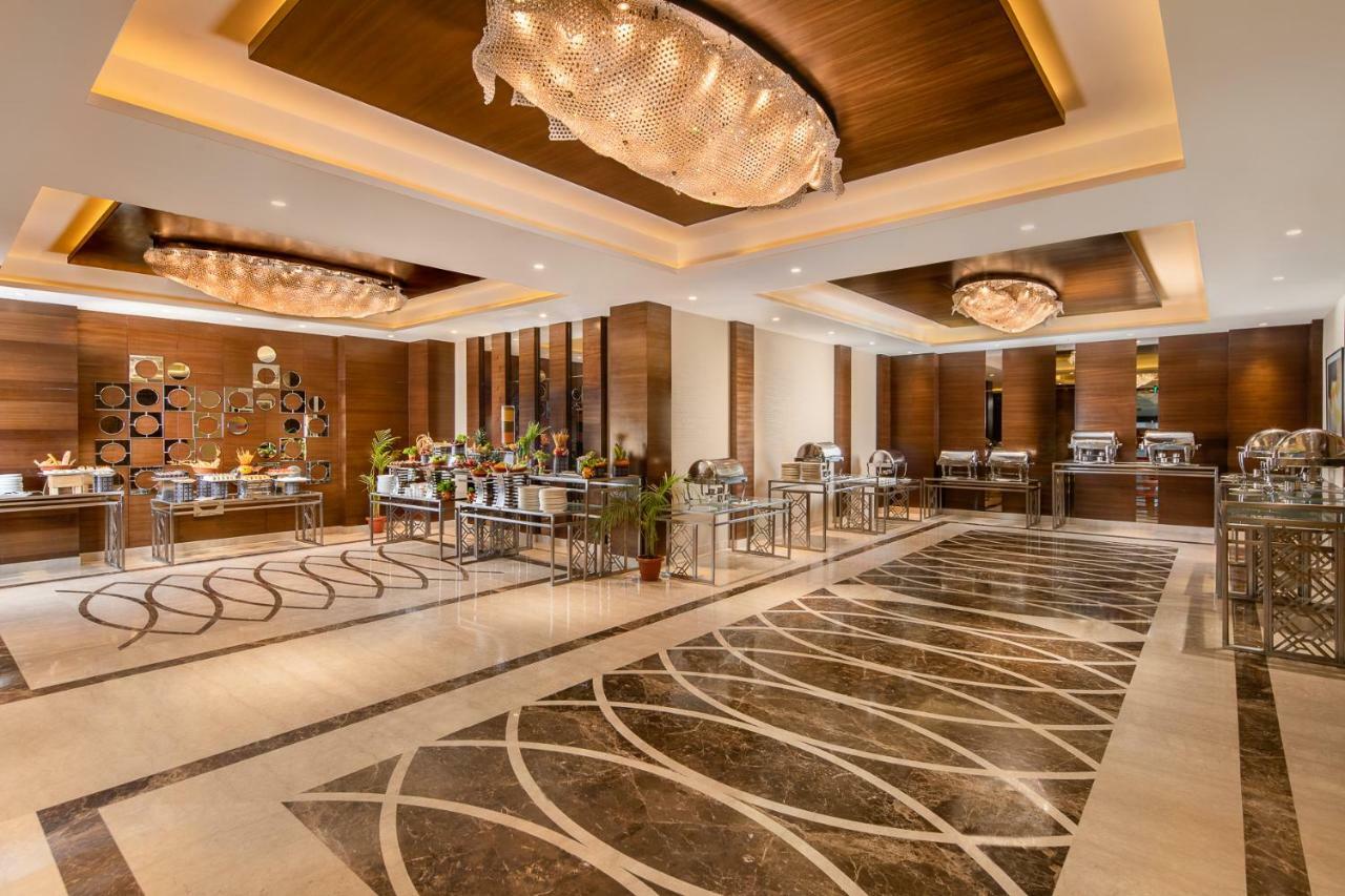 Nirvana Sarovar Portico Gorakhpur Kültér fotó